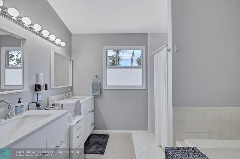 8613 Windy Cir, Boynton Beach FL  33472-5126 exterior