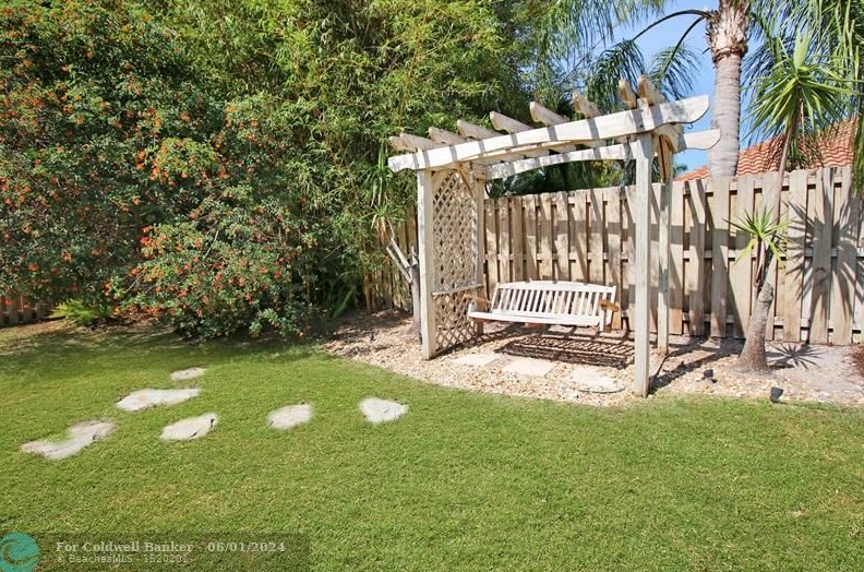 7540 Duncrest Rd, Lake Worth FL  33467-7814 exterior