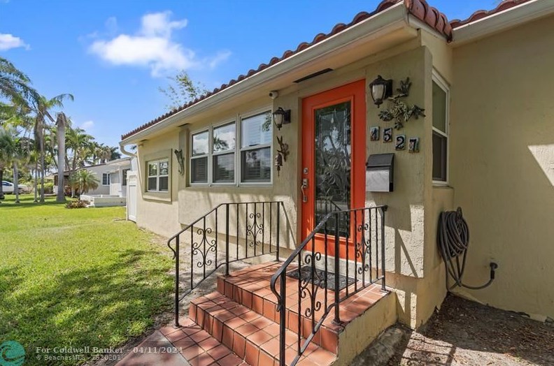 1527 Mayo St, Hollywood, FL 33020-6514