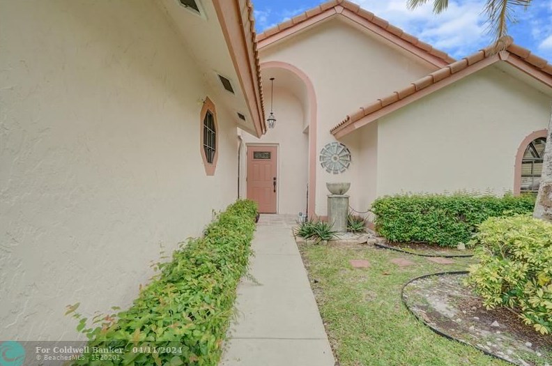 5165 Brian Blvd, Boynton Beach, FL 33472-1261