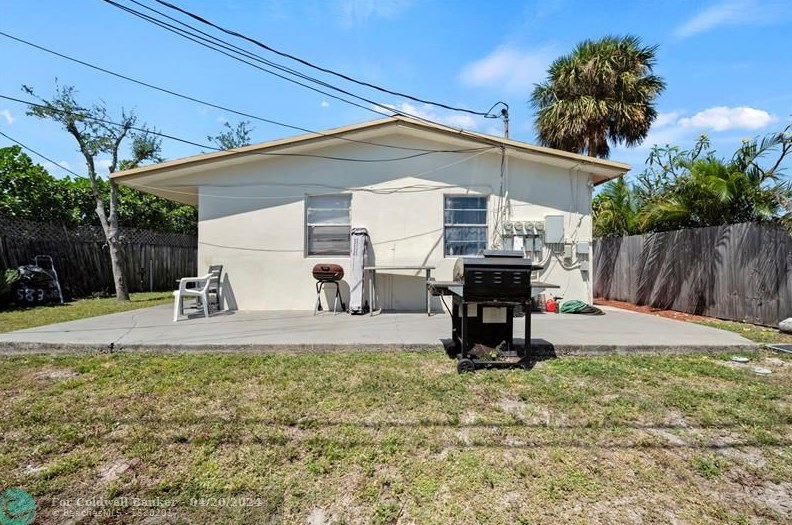 1122 N St, Lake Worth FL 33460-5246 exterior
