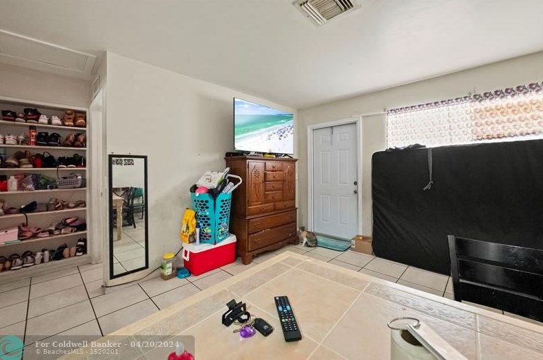 1122 N St, Lake Worth FL 33460-5246 exterior