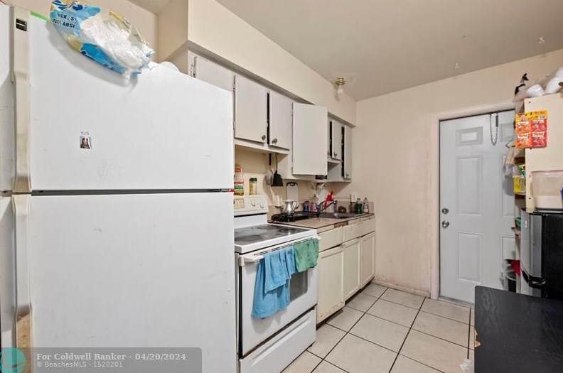 1122 N St, Lake Worth FL 33460-5246 exterior