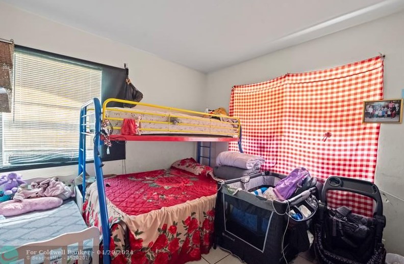 1122 N St, Lake Worth FL 33460-5246 exterior