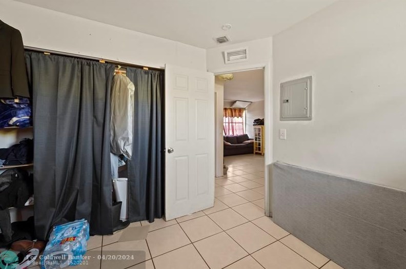 1122 N St, Lake Worth FL 33460-5246 exterior