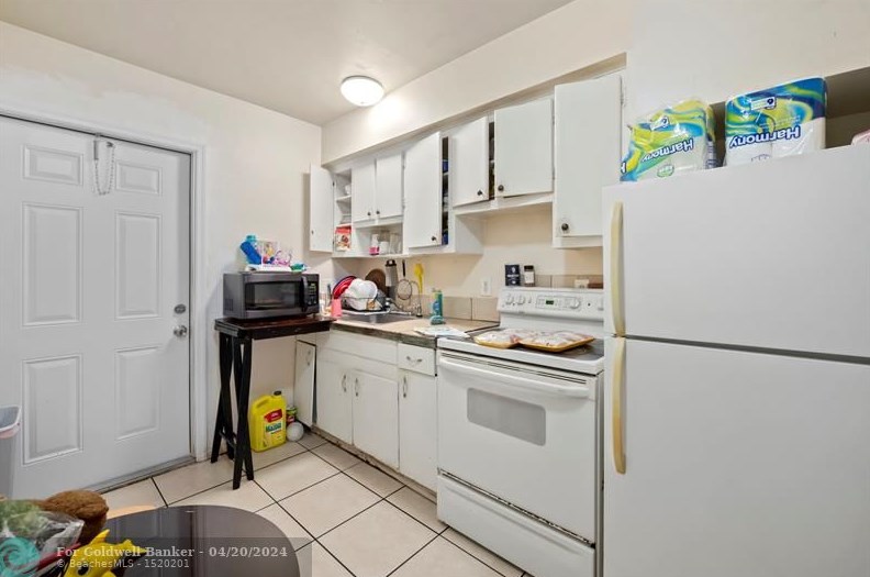 1122 N St, Lake Worth FL 33460-5246 exterior