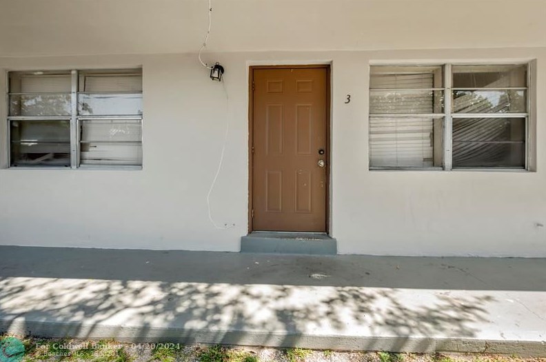 1122 N St, Lake Worth FL 33460-5246 exterior