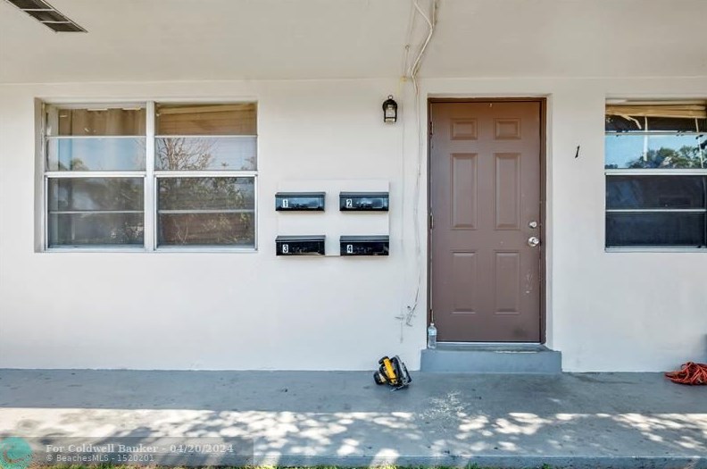 1122 N St, Lake Worth FL 33460-5246 exterior