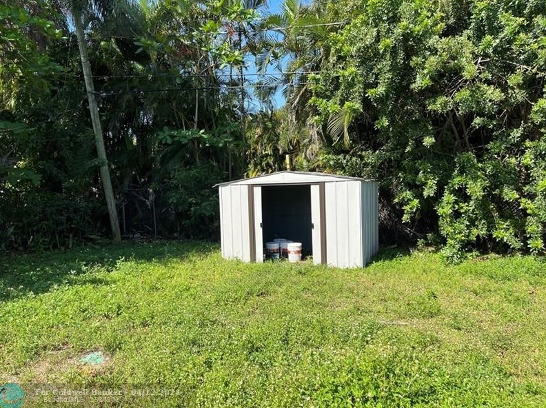 823 Helena Dr, Lake Worth FL  33461-3138 exterior