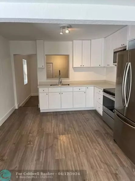 823 Helena Dr, Lake Worth FL  33461-3138 exterior