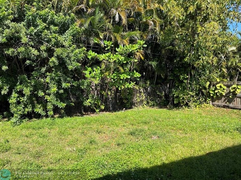 823 Helena Dr, Lake Worth FL  33461-3138 exterior