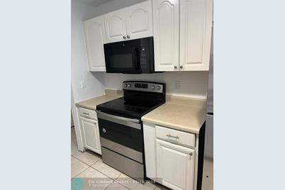 2952 NW 55th Ave, Unit #2A - Photo 1