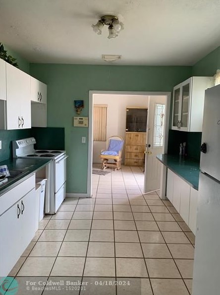 1116 Burlington St, Miami, FL 33054-3617