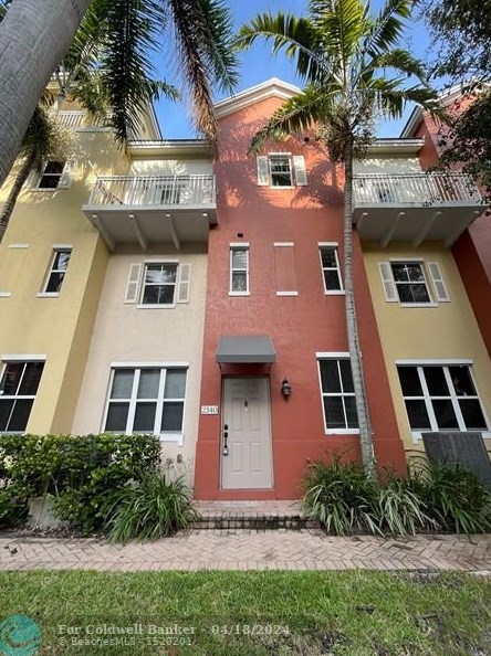 2369 Vintage Dr, Pompano Beach, FL 33064-6089