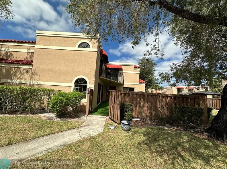 8116 Severn Dr #b, Boca Raton, FL 33433