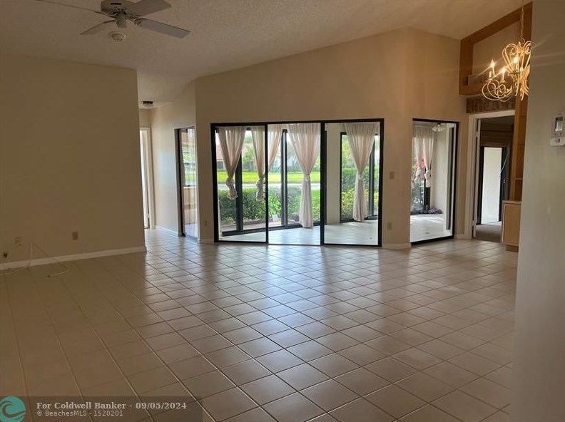 5919 W Parkwalk Cir W, Boynton Beach, FL 33472