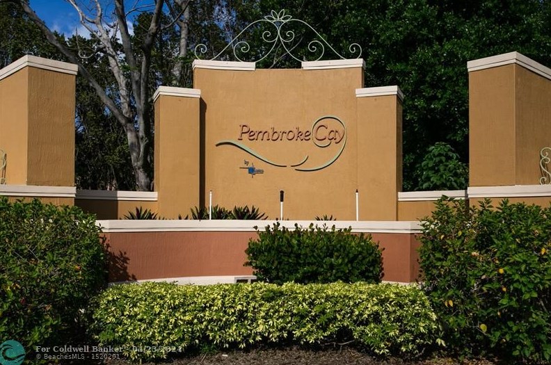 941 143rd Ave, Hollywood FL  33027-6156 exterior