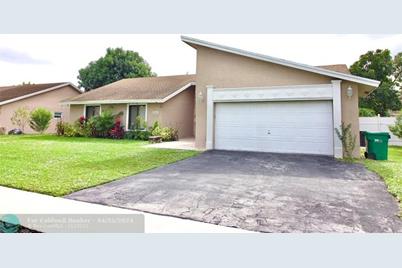 8310 NW 54th Ct - Photo 1