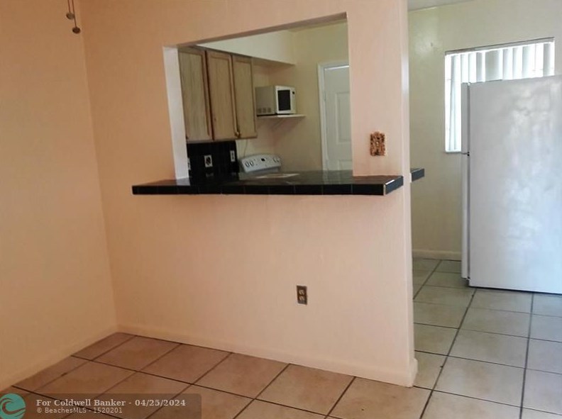 2441 13th St, Miami, FL 33125-2572