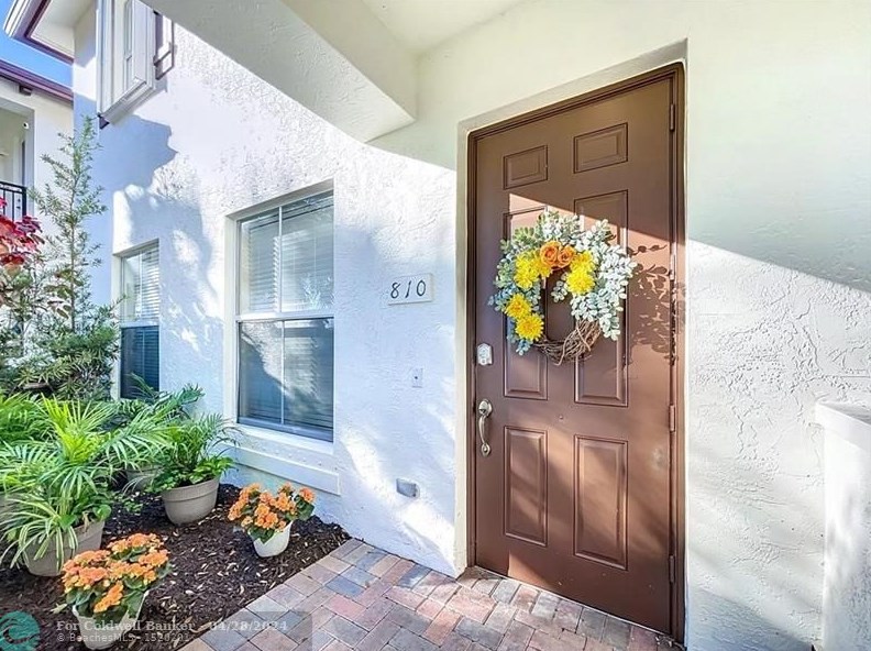 4680 Mimosa Pl, Pompano Beach, FL 33073-3484