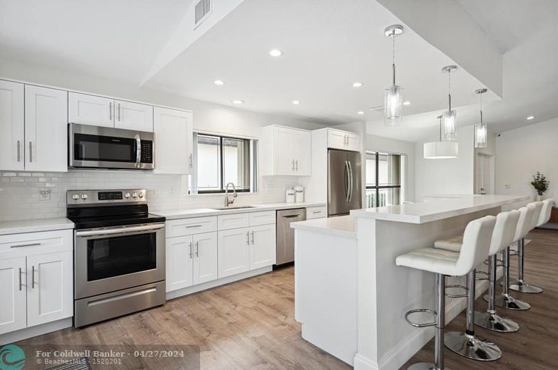 11061 Clover Leaf Cir, Boca Raton FL  33428-1606 exterior