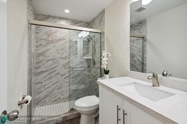 11061 Clover Leaf Cir, Boca Raton FL  33428-1606 exterior