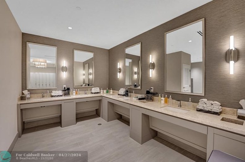 11061 Clover Leaf Cir, Boca Raton FL  33428-1606 exterior