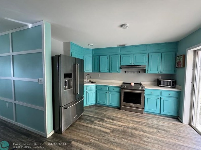 4235 Bellewood St, West Palm Beach, FL 33410-5842