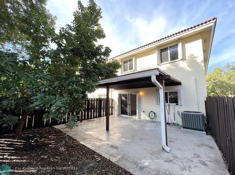 16226 57th Ln, Miami, FL 33193-2578