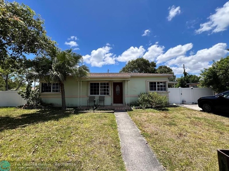 1070 174th St, Miami, FL 33162-2658