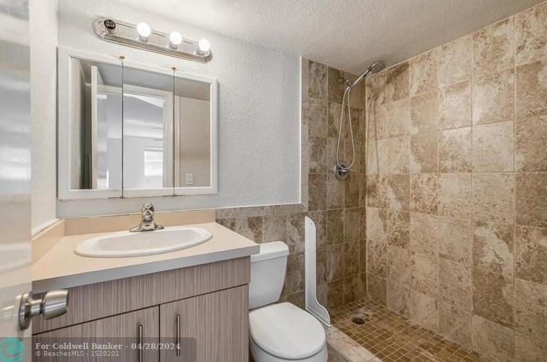 201 1st Ct, Dania Beach FL  33004-2818 exterior