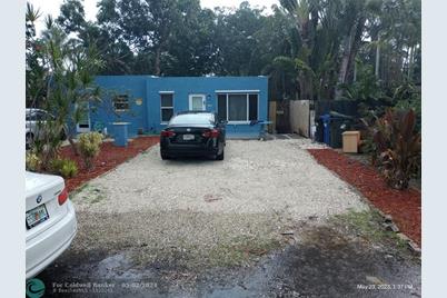 1608 NW 5th Ave - Photo 1