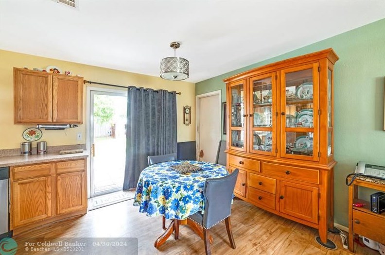 2065 7 Dr, Vero Beach FL  32962-7044 exterior