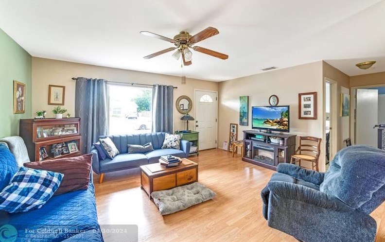 2065 7 Dr, Vero Beach FL  32962-7044 exterior