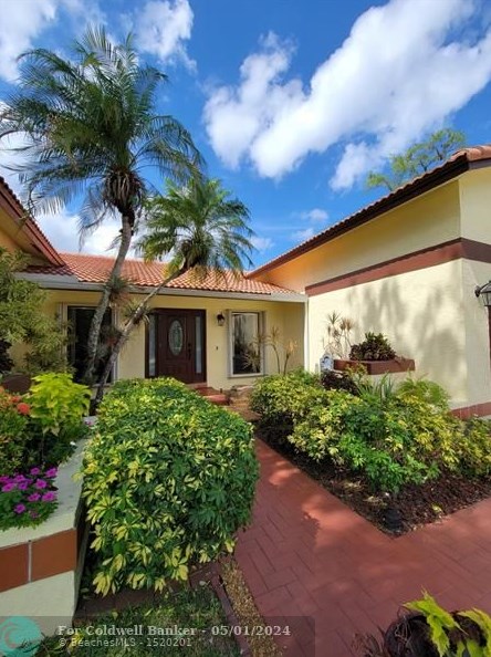 9149 Old Pine Rd, Boca Raton, FL 33428-3042