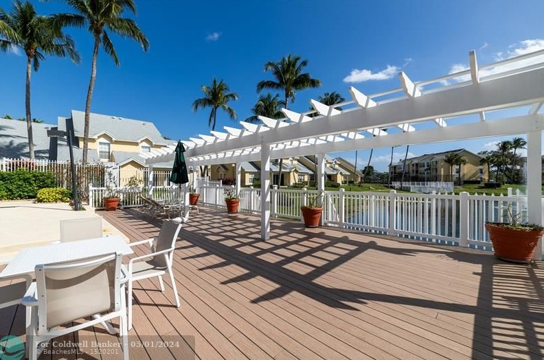 6324 La Costa Dr, Boca Raton FL  33433-6617 exterior