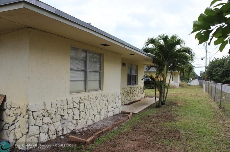 3863 Park Ln, West Palm Beach, FL 33406