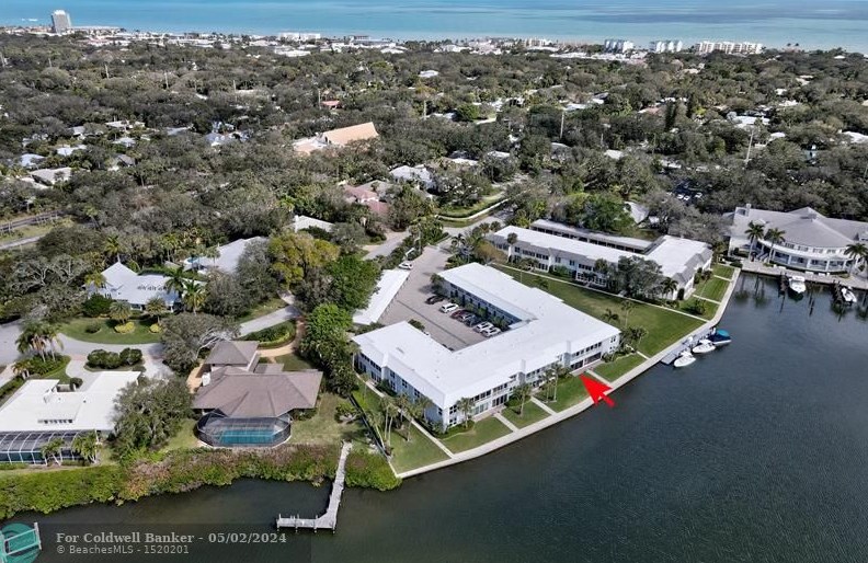550 Riomar Dr, Vero Beach, FL 32963-2019