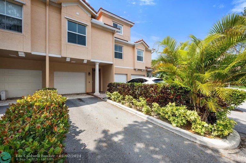 2042 Alta Meadows Ln, Delray Beach, FL 33444-1172
