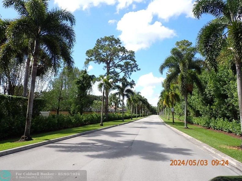 4451 Hunting Trl, Lake Worth, FL 33467-3531