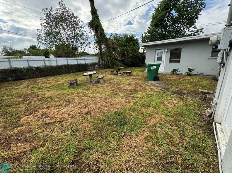 91 Bahman Ave, Miami, FL 33054-3007