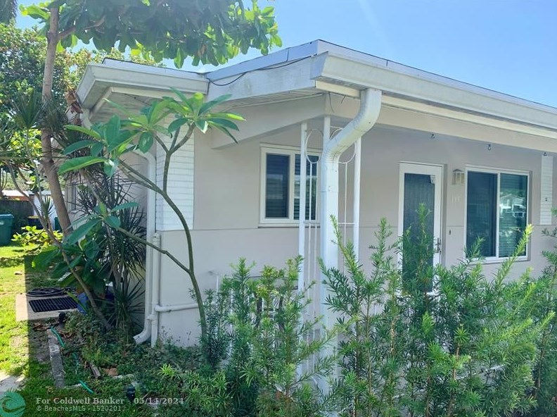 117 2nd Ave, Dania Beach FL  33004-4808 exterior