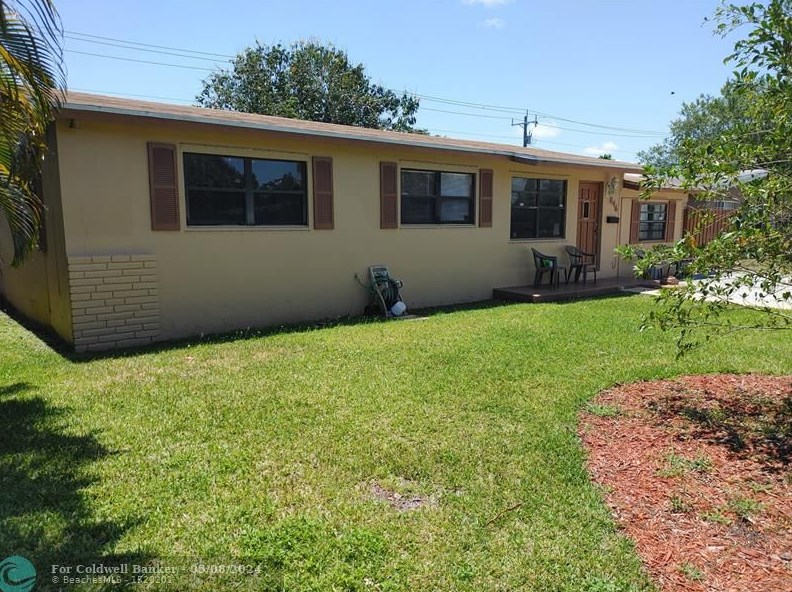 846 Jasmine Dr, West Palm Beach, FL 33403-2106