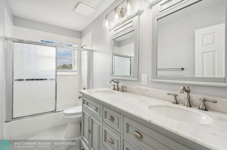 952 191 Ave, Hollywood FL 33029-5373 exterior