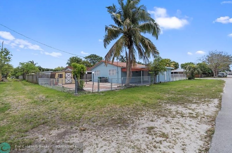 6895 39th St, Miami, FL 33155-3732