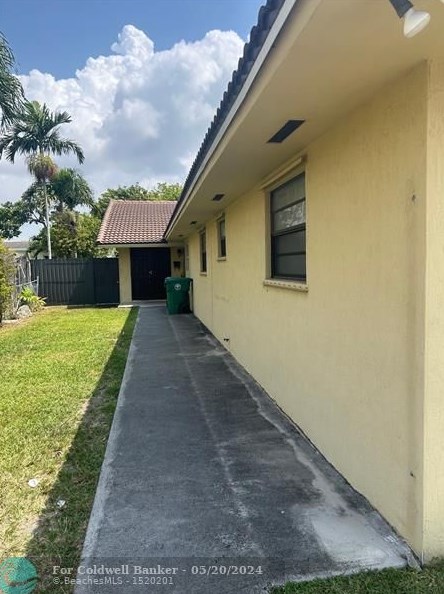 3331 27th St, Miami, FL 33133-2815