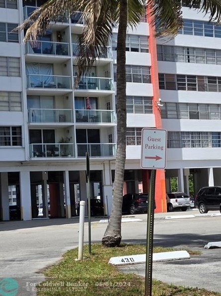 1351 Miami Gardens Dr, Miami FL 33179-4719 exterior