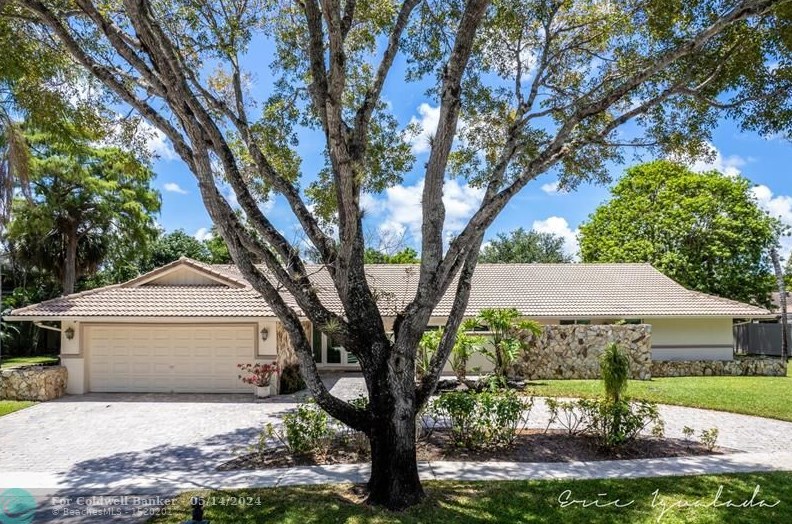 6692 N Grande Dr, Boca Raton, FL 33433