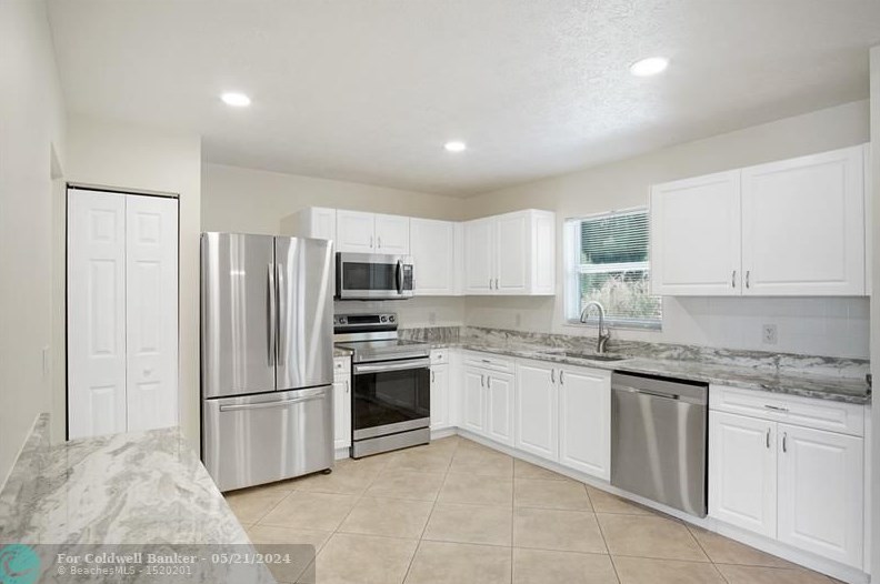 5626 Travelers Way, Fort Pierce FL 34982-3989 exterior