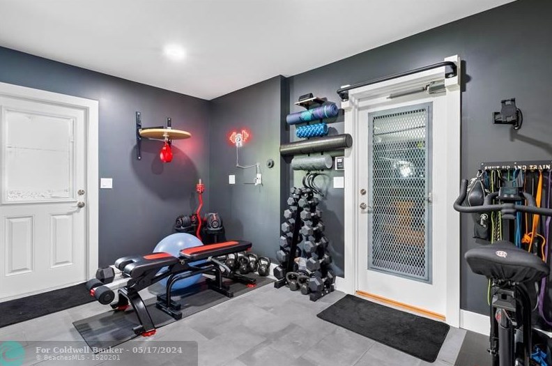 525 Muirfield Dr, Lake Worth FL  exterior